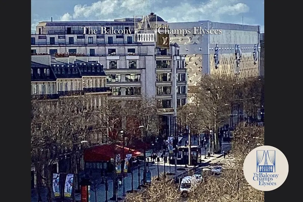 Balcony -View -Champs Elysees Paříž Francie